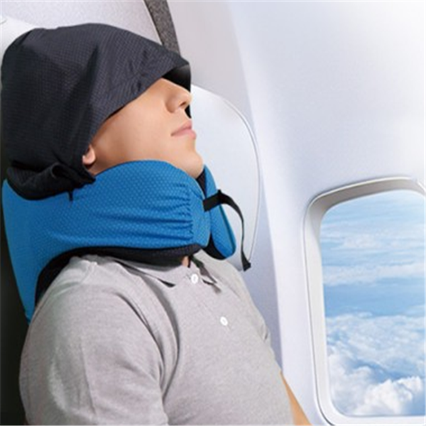 Almohada de Viaje KREAVAN Deep-Sleep — Viscoelástica con Memoria, Capucha de Privacidad Integrada y Soporte Ergonómico 360° para Vuelos y Rutas en Camper